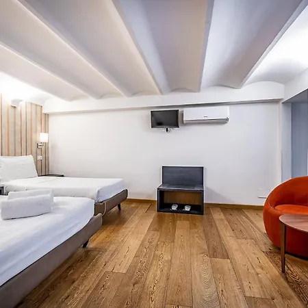 Martelli 6 & 3* Florence