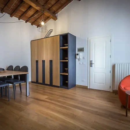 ベッド・アンド・ブレックファスト Martelli 6 & 4*