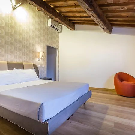 Martelli 6 & 4* フィレンツェ