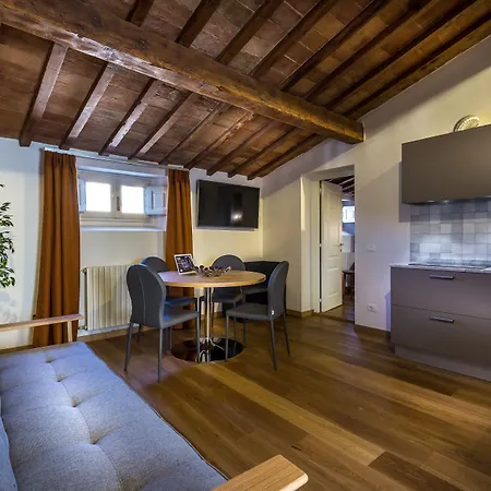 Martelli 6 & Bed & Breakfast 4*