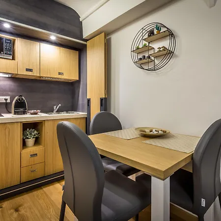 Martelli 6 & ベッド・アンド・ブレックファスト