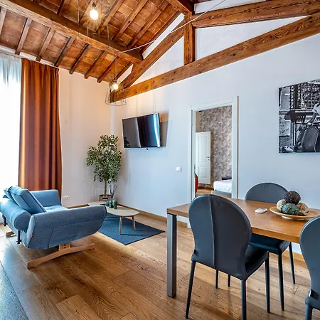 Martelli 6 & 4* Florence